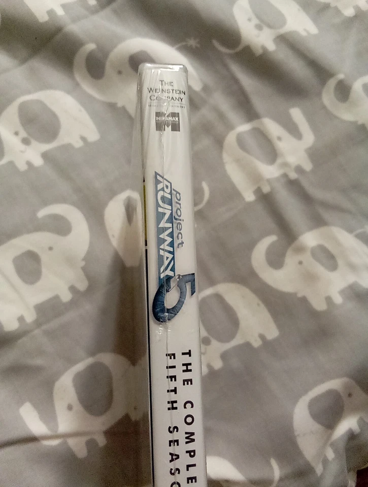 Project Runway: The Complete Fifth Season 5 - DVD - New, Sealed - Heidi Klum  - Image 3 of 4