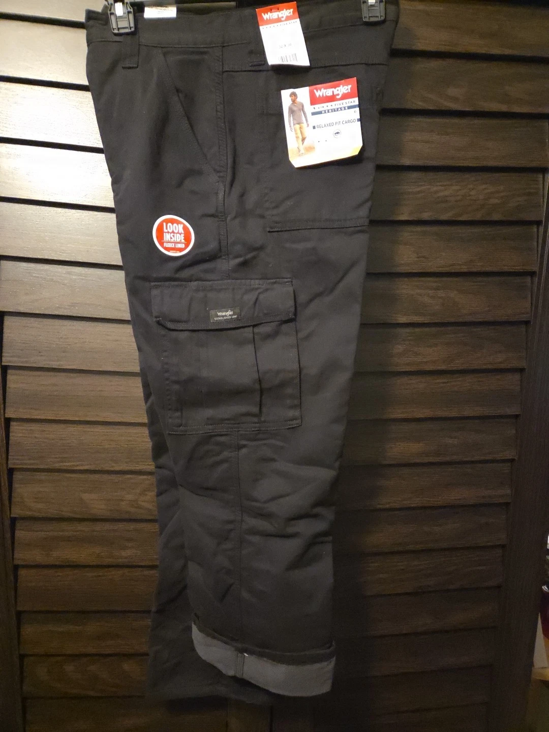 Wrangler Mens Fleece Lined Relaxed Fit Cargo Black Cotton Pants Size 32x30 NWT