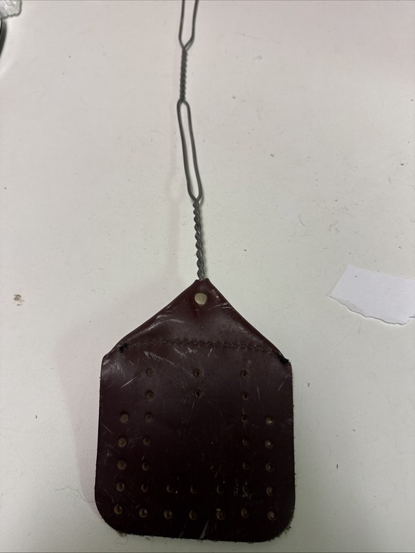 VINTAGE LEATHER FLY SWATTER METAL WIRE HANDLE LION RIVET TOOLED