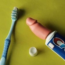 Adult Toothpaste Dispenser Dustproof Cap Head Topper Party Imitation New Prank