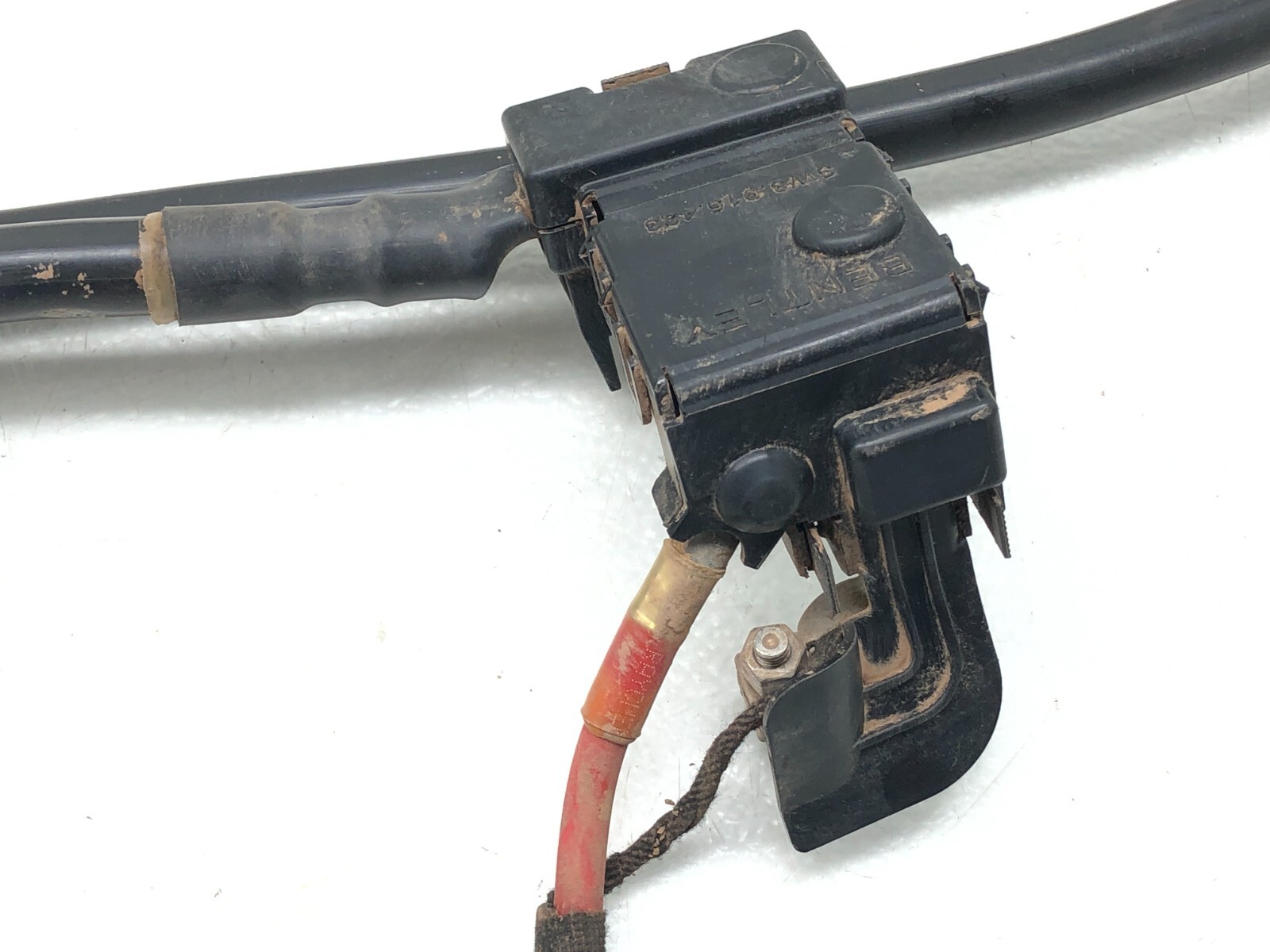 2014-2018 BENTLEY FLYING SPUR SECOND BATTERY FUSE CLAMP BOX OEM