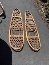 SUPERBES RAQUETTES VINTAGE 36" de long x 10" fabriquées au Canada