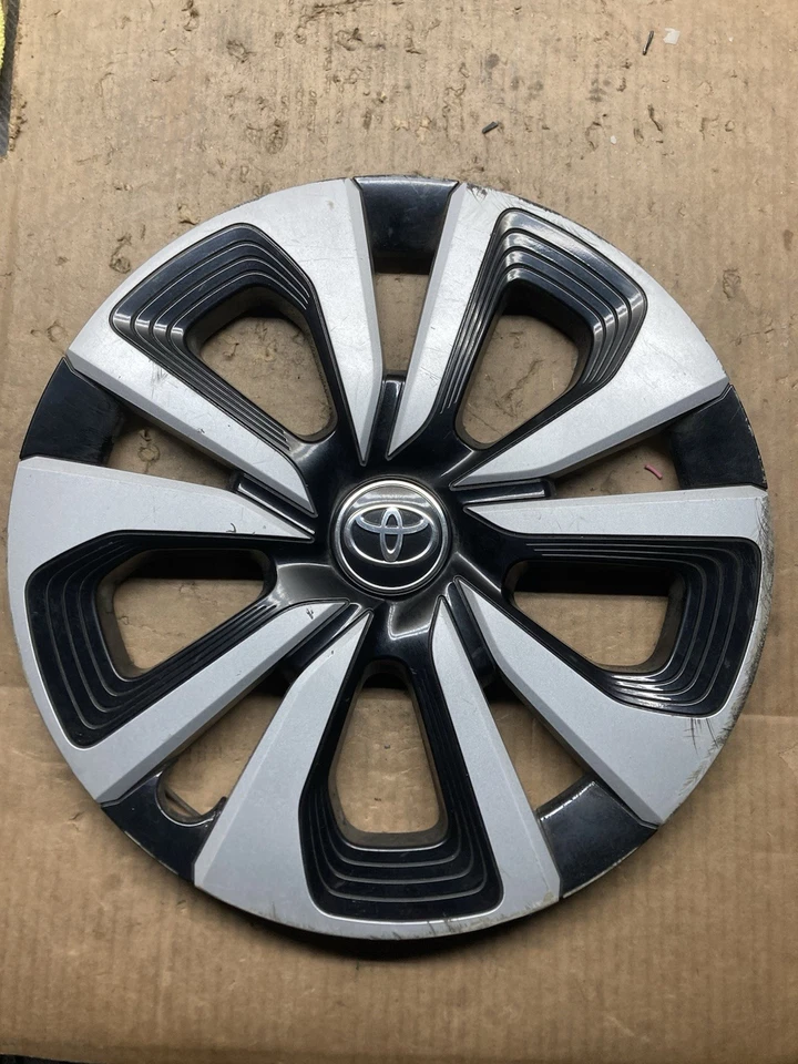 Tapacubos cubierta rueda 15 pulgadas Toyota Prius Prime 2017-2019 OEM 42602-47241 #1 Foto 2 de 4