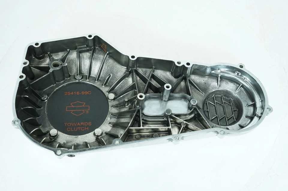 04 Harley Softail Estándar OEM Exterior Primario Embrague Cubierta ARAÑAZOS Willie G Calavera Foto 4 de 4