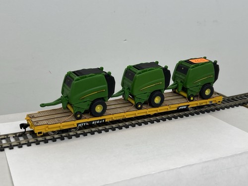 Walthers 60’ Ralphstrains custom MTTX 91621 w 3 JOHN DEERE 990 Hay ...