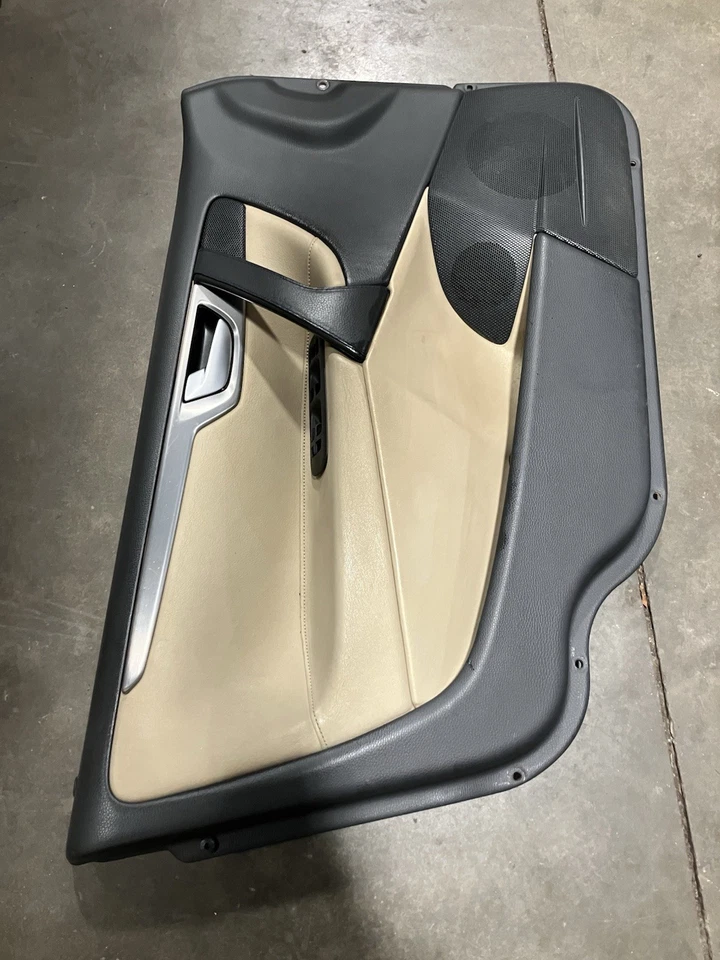 Volvo S60R 2004-2007 sedán diseño R paneles de puerta delantera limpios  Foto 2 de 4