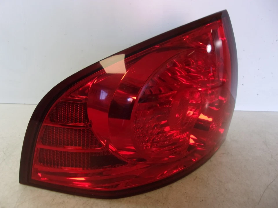 Nissan Sentra 2004 2005 2006 conductor cuarto de luz trasera panel derecho fabricante de equipos originales Foto 2 de 4