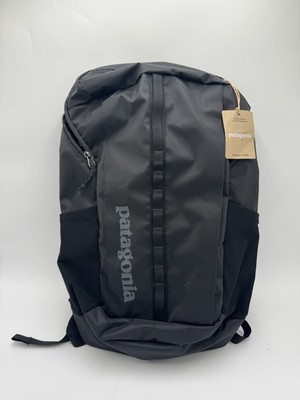 Patagonia 25L Black Hole Pack Black NWT $150 MSRP