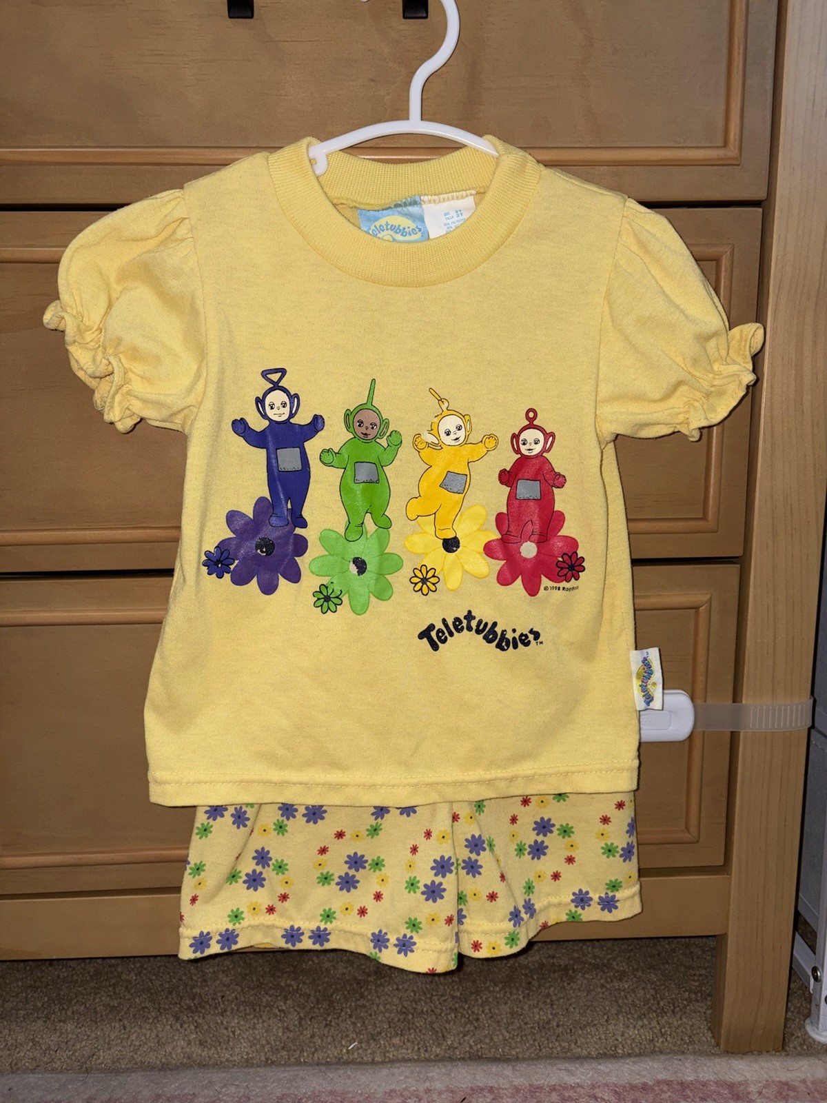 Conjunto de pantalones cortos vintage Teletubbies 2T a juego conjunto floral amarillo 1998 niños