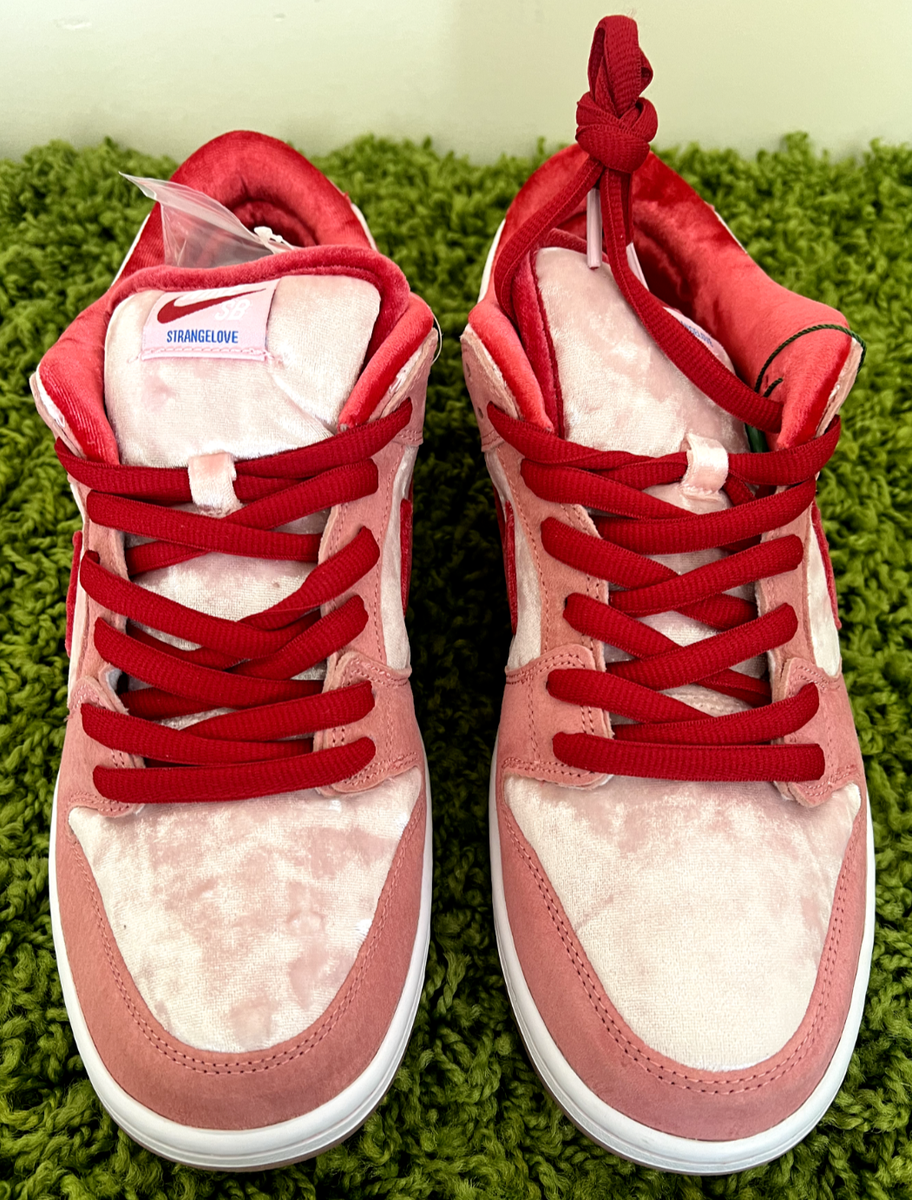 Nike Dunk SB Low Pro x StrangeLove Valentines Day CT2552-800 Nike Dunk SB Low Pro x StrangeLove Valentines Day CT2552-800