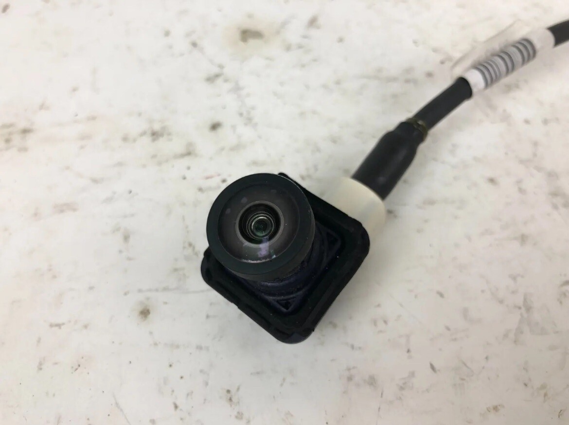 Maserati Ghibli Rear View Reverse Camera w/ Cable 670104977 Tested & Works OEM