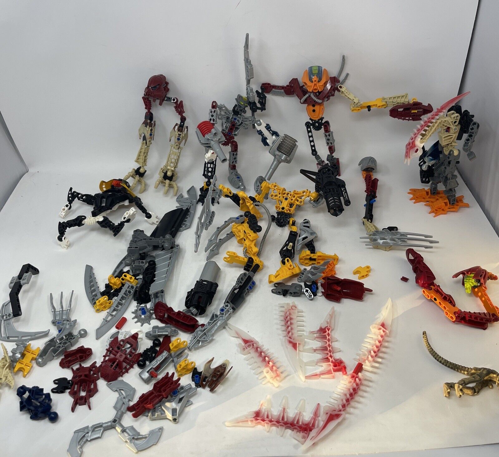 HUGE LEGO BIONICLES LOT - Figures Parts Pieces and Accessories - KRIKA