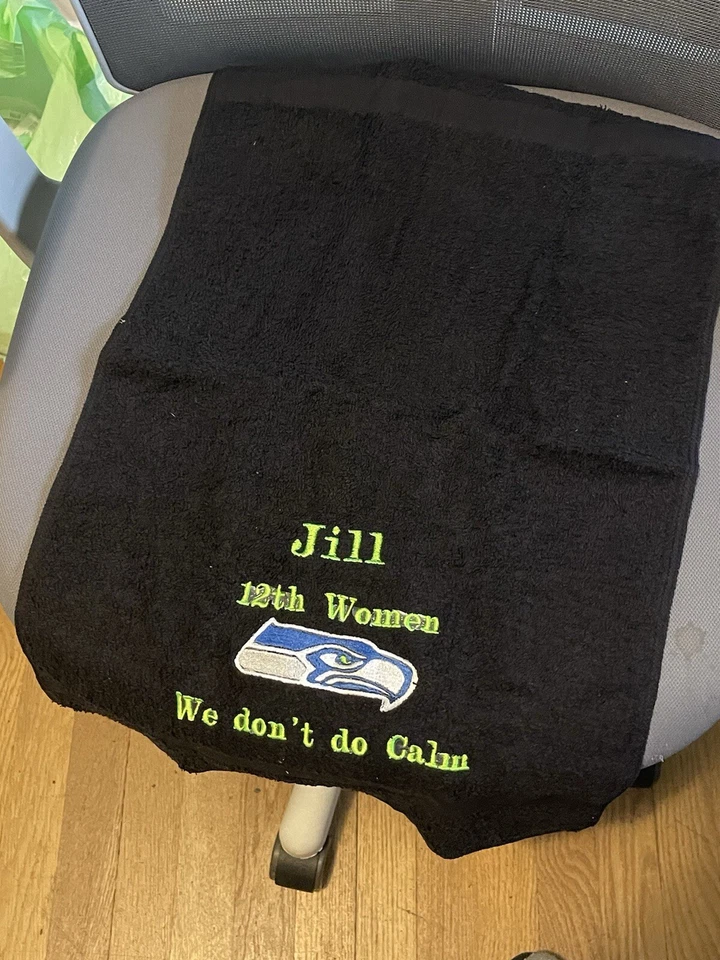 Toalla de mano personalizada de fútbol Seahawks personalizada, negra Foto 2 de 2