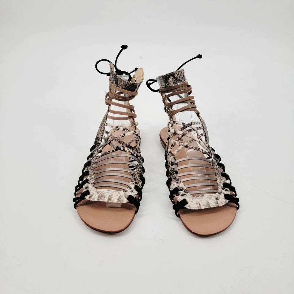 Sandalias de gladiador de cuero Schutz para mujer 8 serpiente tostado neutro negro gris con tiras Foto 3 de 4