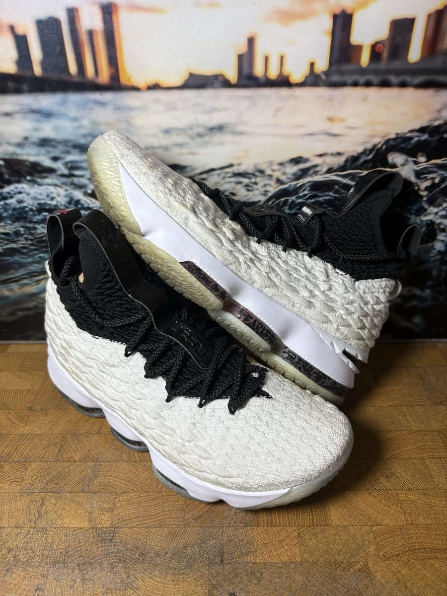 Nike LeBron 15 Graffiti for Sale | Authenticity Guaranteed  display picture 3