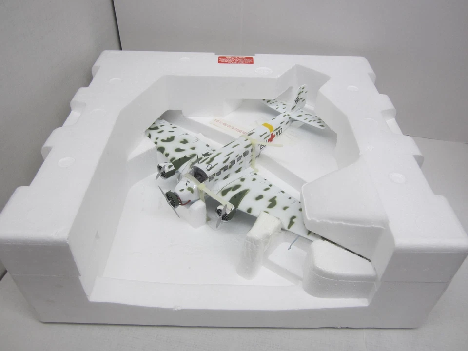 Franklin Mint Armour 1/48 B11E209 Luftwaffe Tía Ju 52 - Ambulancia Junkers Foto 2 de 4