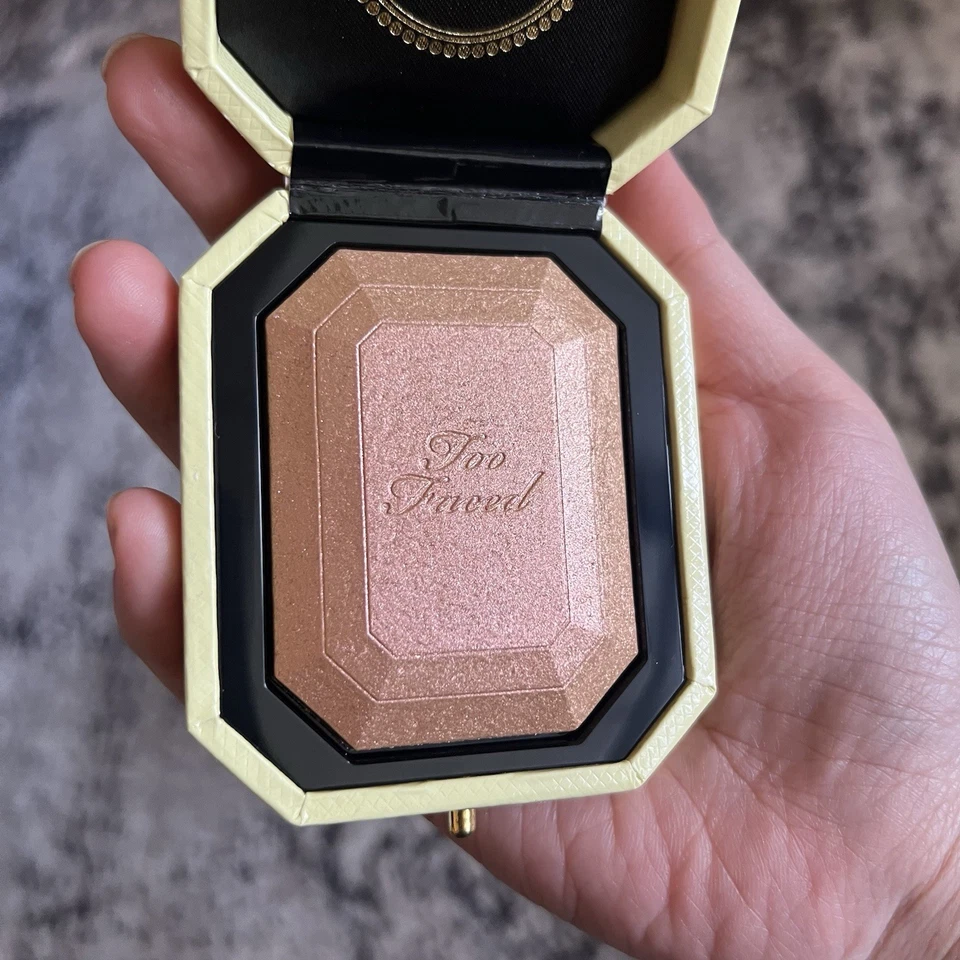 too faced diamond fire highlighter light canary diamond Discontinued - Image 2 of 4