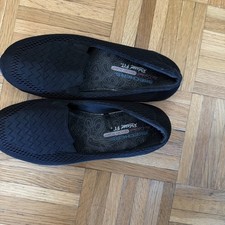SKECHERS  56135/BLACK SLIP ON FLATS WOMEN Size 8 US