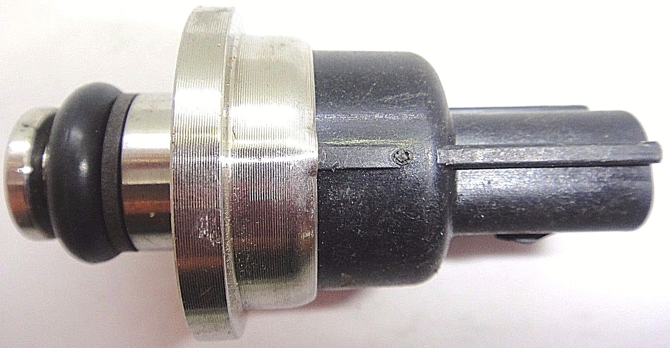 NEW GENUINE / OEM MR560127 E1T18871 FUEL RAIL PRESSURE SENSOR for  