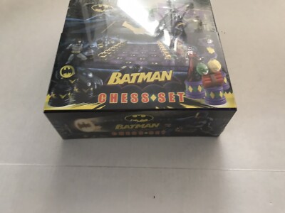 バットマン チェスセット Amazon.com: The Noble Collection The Batman Chess Set (The