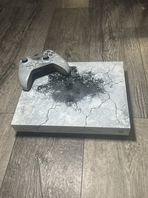 Microsoft Xbox One x 1TB Gears 5 Limited Edition Console W/ Original Controller 