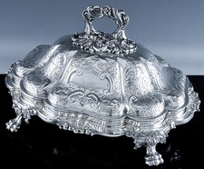 GORGEOUS LARGE ANTIQUE BARKER ELLIS SILVER PLATE REPOUSSE ENTREE SERVING DISH #2