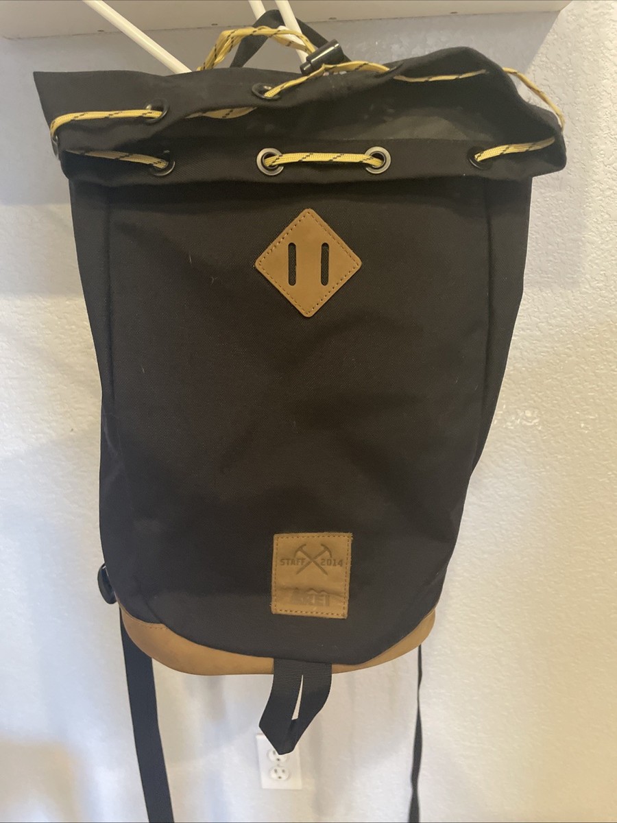 RARE REI Staff 2014 Black Drawstring Backpack With Leather  display picture 1