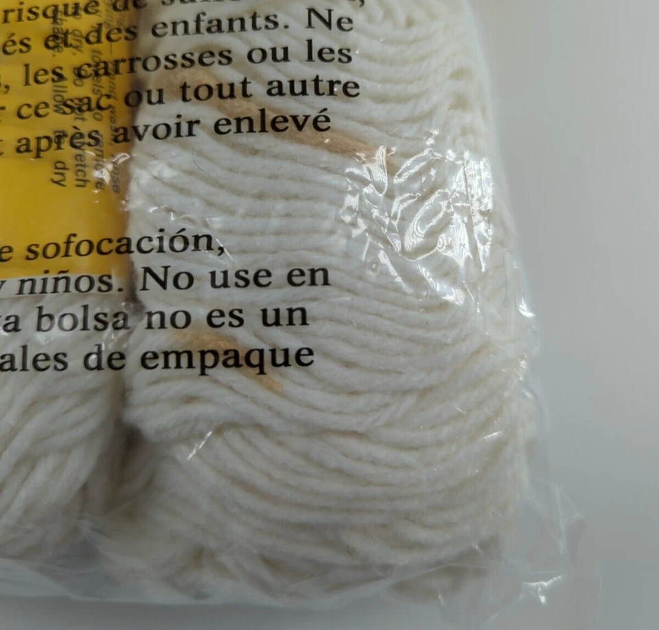 Woolworths Woolco Knitting Yarn 3 Skeins Acrylic White 901 Crafts Vintage - Image 3 of 4