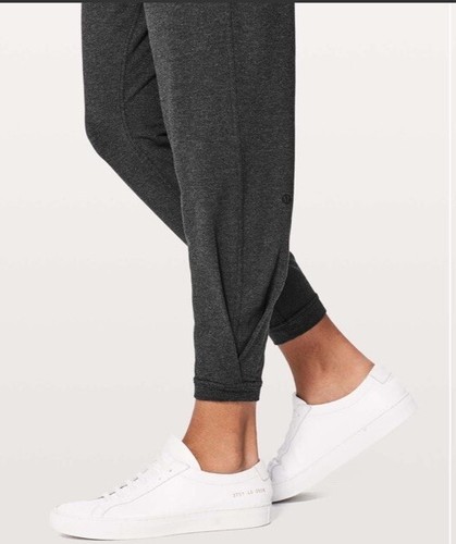 Lululemon Twisted & Tucked Pant 25"Heathered Mod Black Size 2 - Picture 2 of 7