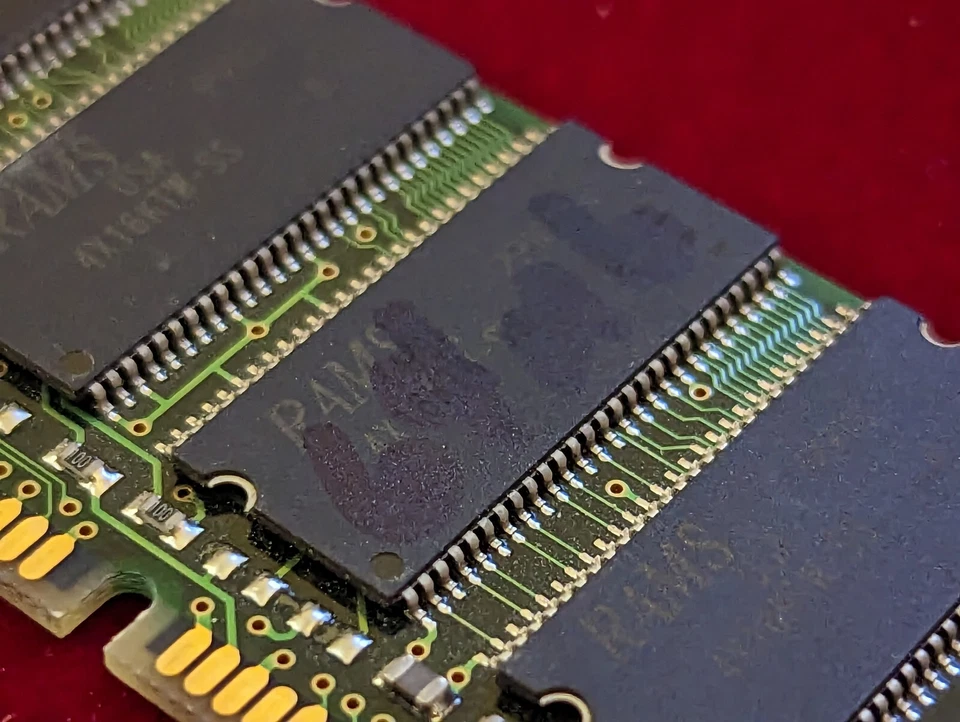 RAMS-41664 DDR1 DIMM 64 MB PC100 168 PIN - Image 2 of 4