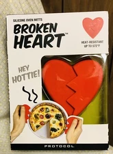 Protocol Broken Heart*Silicone Oven Mitts*Red Heart*Heat Resistant To 572°F *NIB