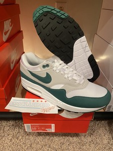 air max 1 white evergreen aura