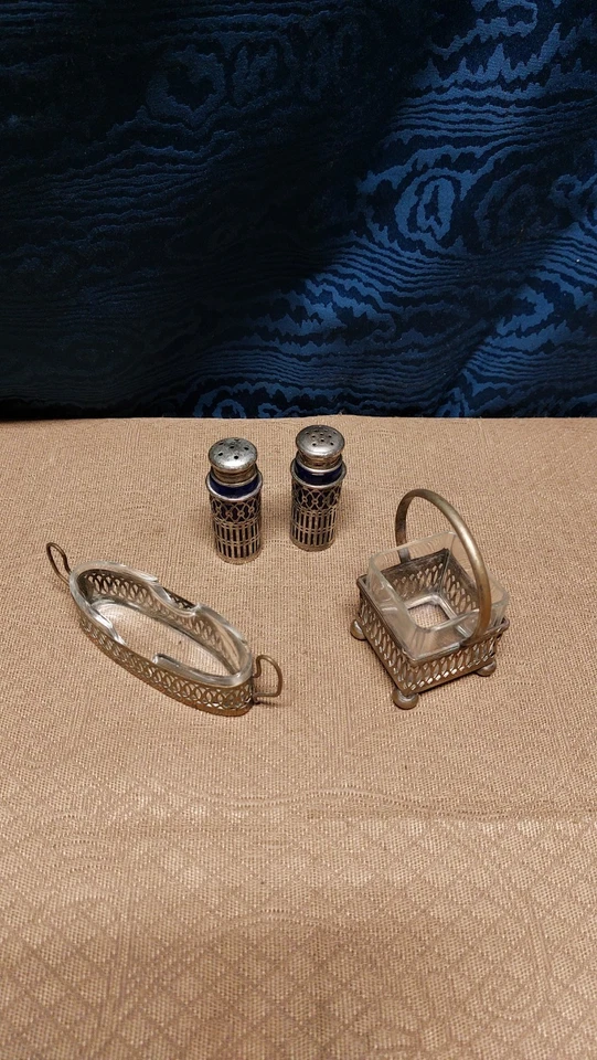 Antichi Accessori Da Tavola Sale Pepe E Piccole Ciotoline Bagno Argento 1800 - Immagine 2 di 4