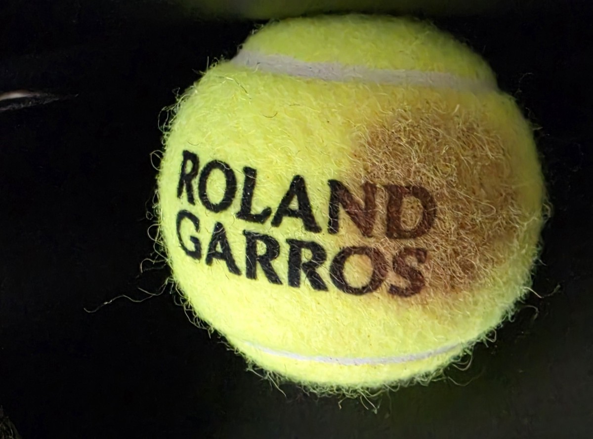CARLOS ALCARAZ SIGNED FRENCH OPEN BALL+BALL HOLDER + ROLAND GARROS