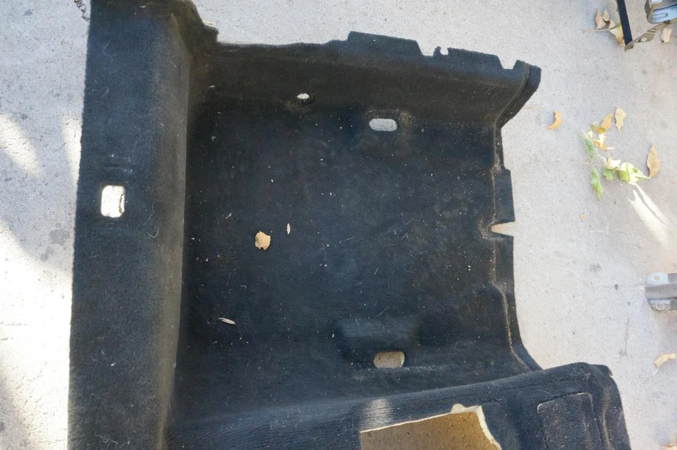 Alfombra de piso trasero negra OEM BMW E46 cupé mitad 01-05 325ci 330ci Foto 2 de 4