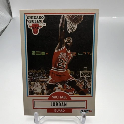 Fleer 1990-91 Michael Jordan #26 Base Set Card Chicago Bulls NBA Basketball