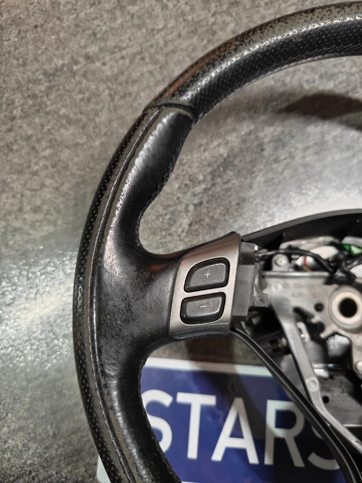 Volante Subaru Legacy GT MOMO 2005-2007 fabricante de equipos originales de fábrica con controles Foto 2 de 4