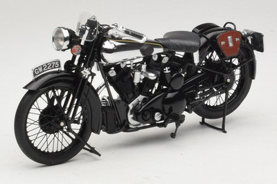 122135500 Brough Superior SS 100 T E Lawrence Minichamps 1/18