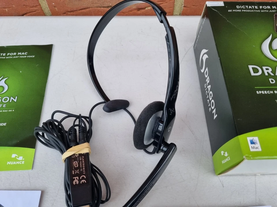 Nuance Dragon Dictate 2.5 with Plantronics Headset. Mac, CD, ENG. Type: Speech - Image 3 of 4