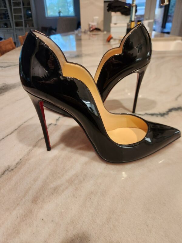 Christian Louboutin Hot Chick 100 Patent Leather Pointed toe Pumps Black 43