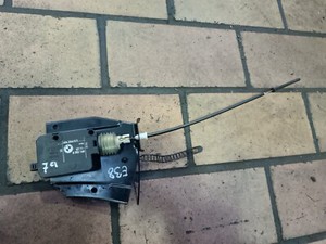 Original BMW 7er E38 Stellglied Stellmotor Tankklappe 8352168