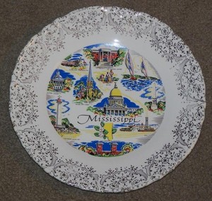 VINTAGE MISSISSIPPI SOUVENIR PLATE, 9 1/4"