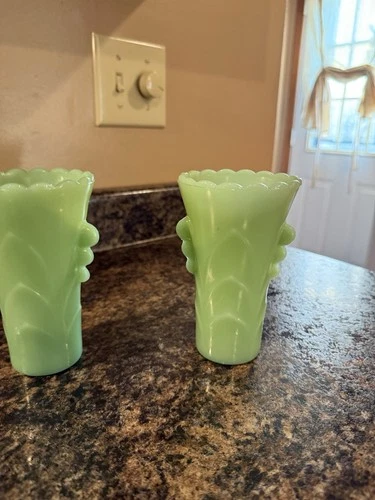 Anchor hocking Jadeite vintage Art Deco Vase/Tumbler