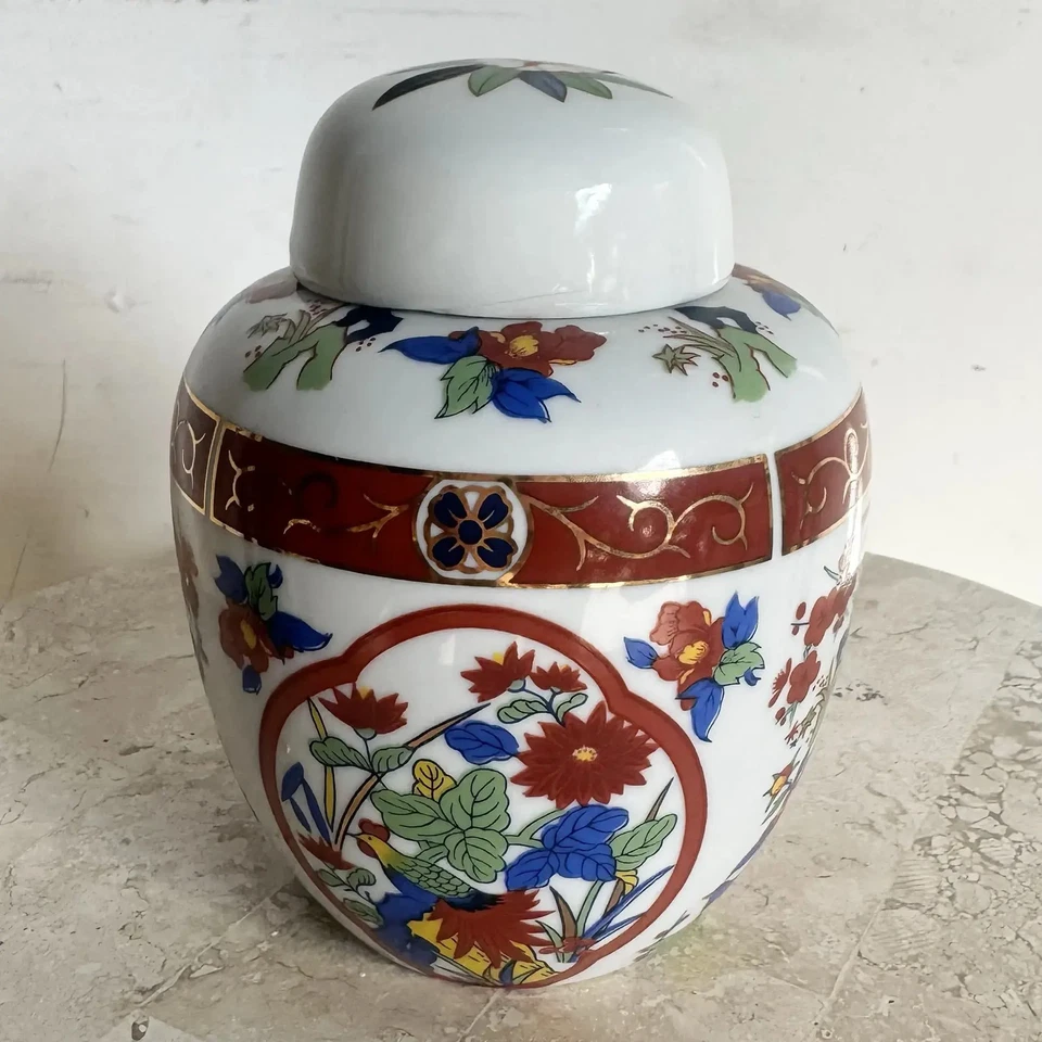 Vintage Japanese Imari Style Porcelain Hand Painted Ginger Jar - Image 2 of 4