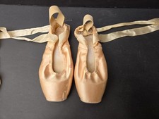 Gaynor Minden Pointe Kids Shoes 7.5 N Pink Satin Made in USA Size 7.5N 3-511-22