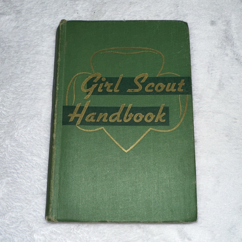 Girl Scouts & Girl Guides Girl Scout Handbook Green Hardcover Book 1947. New Ed.