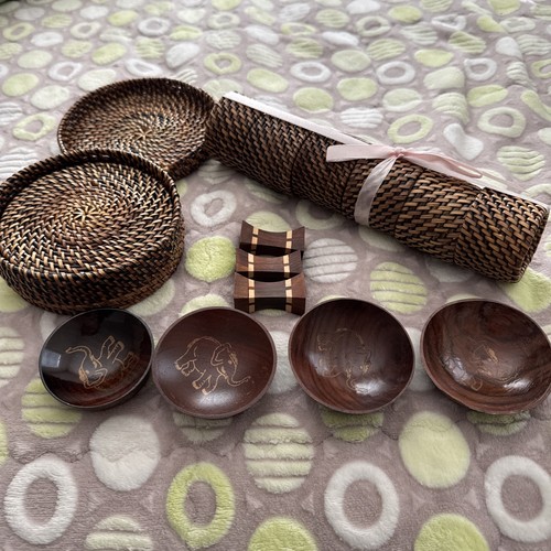 Anelli tovaglioli e sottobicchieri in vimini rattan intrecciato con tazze salsa in legno bonus - Foto 6 di 10