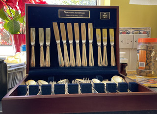 Silverware 44 Piece canteen Of Cutlery