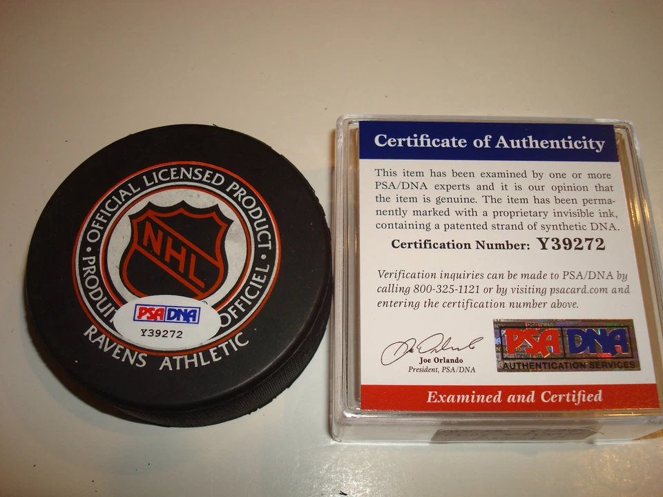 Larry Robinson Signed Montreal Canadiens Hockey Puck PSA/DNA COA HOF' 95 Auto 1G - Image 2 of 3