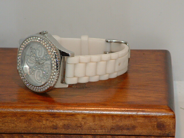 Pre-Owned Women display picture 1